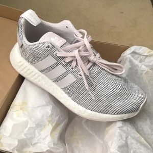 Women’s NMD R2 Adidas Originals